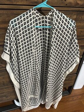 Black & White Geometric Open-Front Kimono New with tags One Size